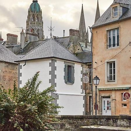 La Plus Petite Maison De France Bayeux Exterior foto