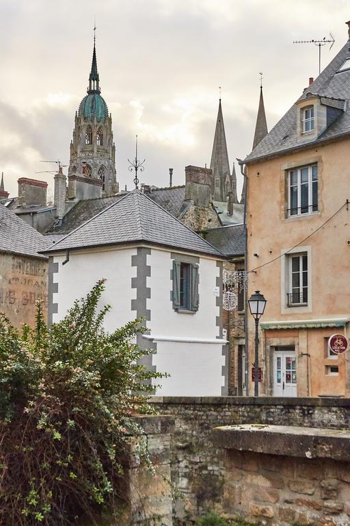 La Plus Petite Maison De France Bayeux Exterior foto