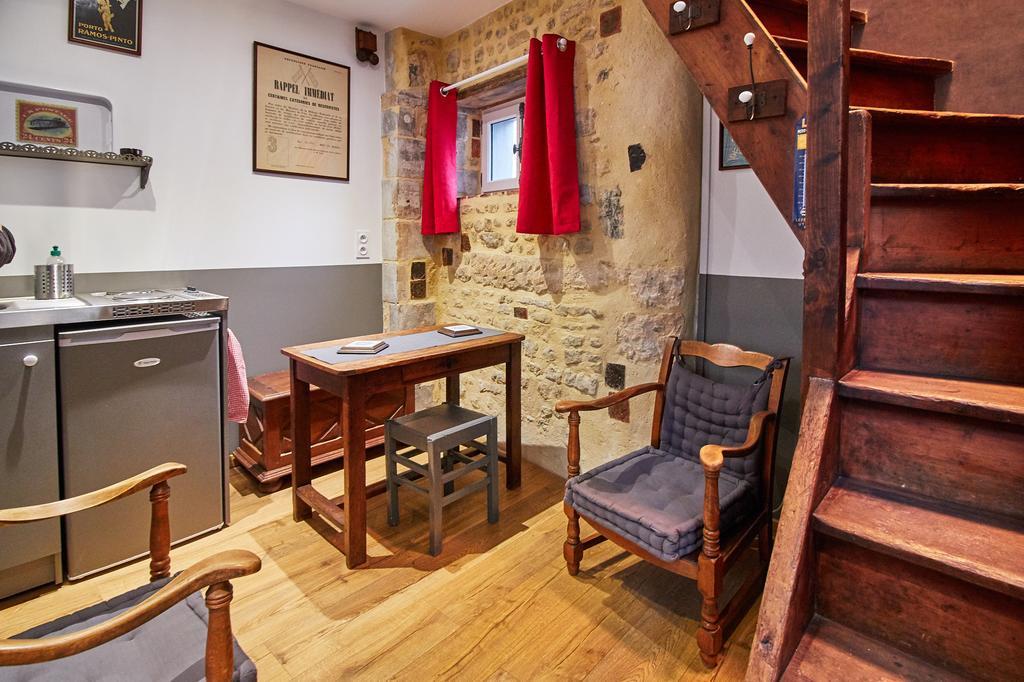 La Plus Petite Maison De France Bayeux Habitación foto